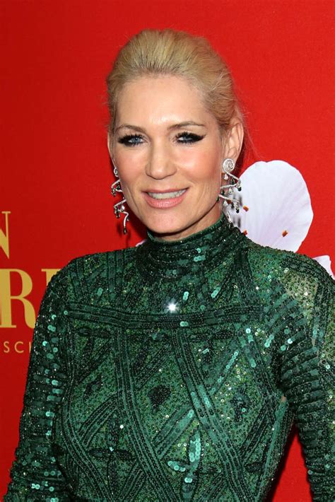 sarah kern celeb gate|Portrait of Sarah Kern: Info and profile • Digital Mums.